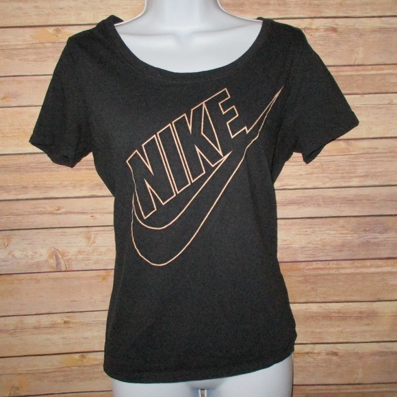 The Nike Tee Athletic Cut Womens Medium 